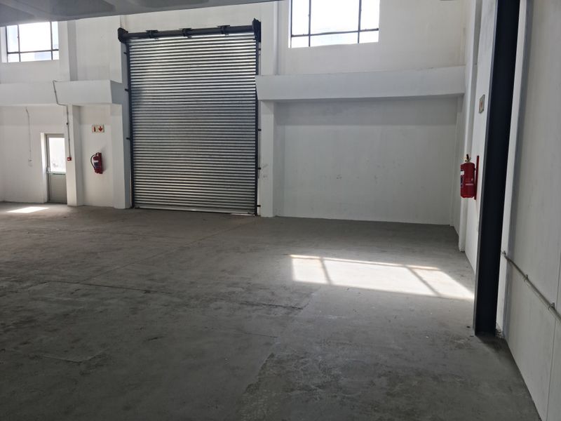 235m2 Industrial Warehouse Unit To Let in Blackheath Industrial - Photo 6