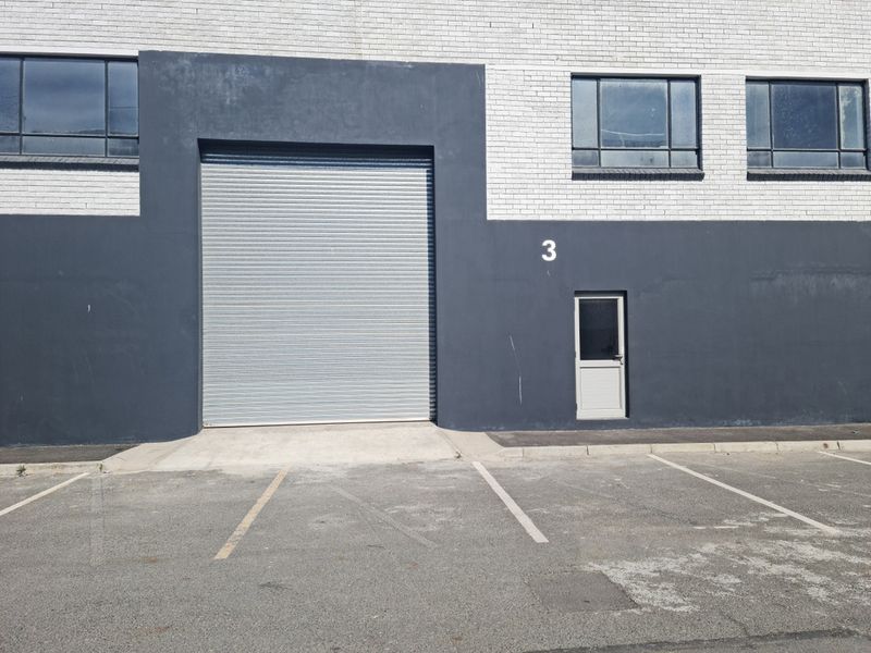 235m2 Industrial Warehouse Unit To Let in Blackheath Industrial - Photo 2