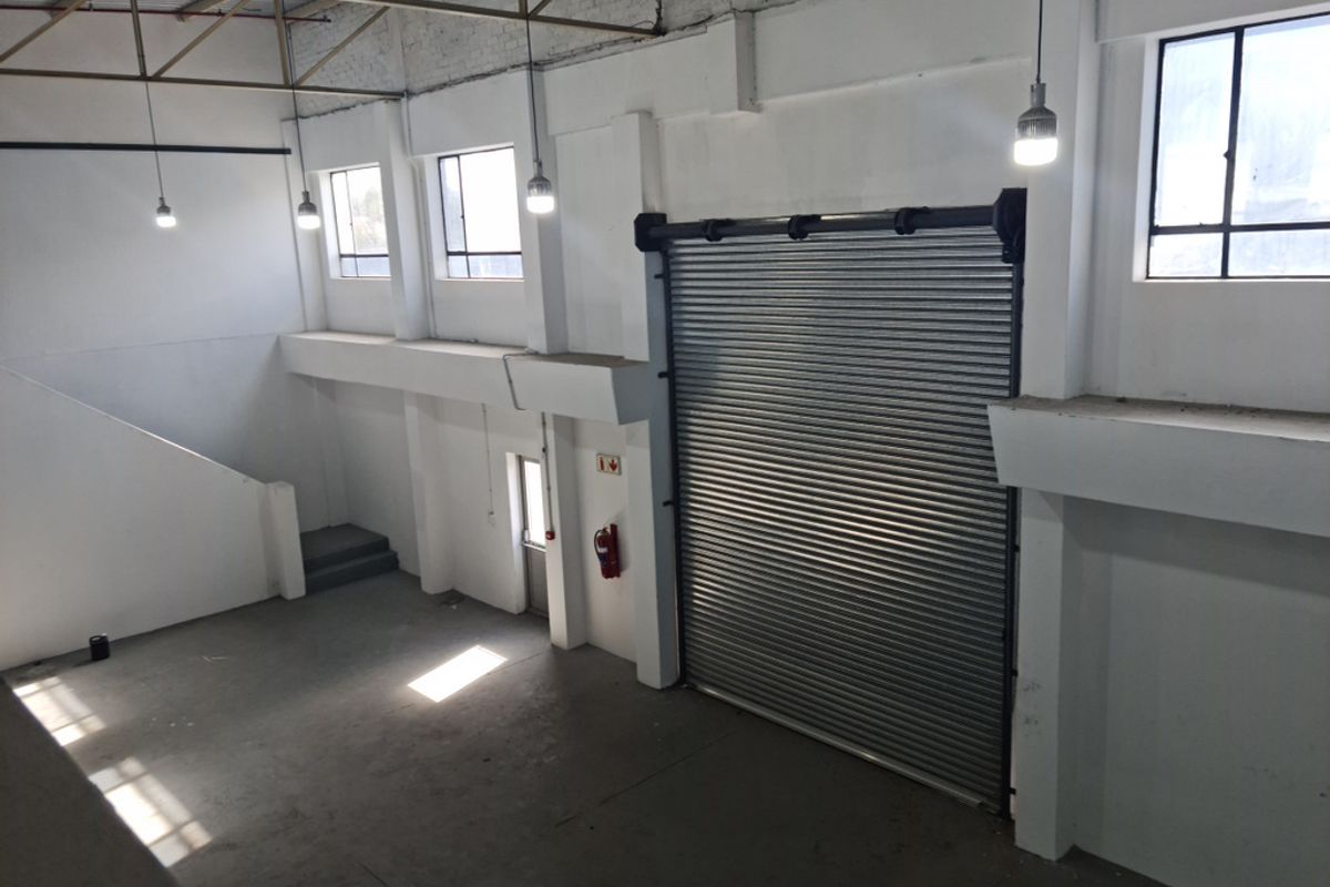 235m2 Industrial Warehouse Unit To Let in Blackheath Industrial - Photo 5