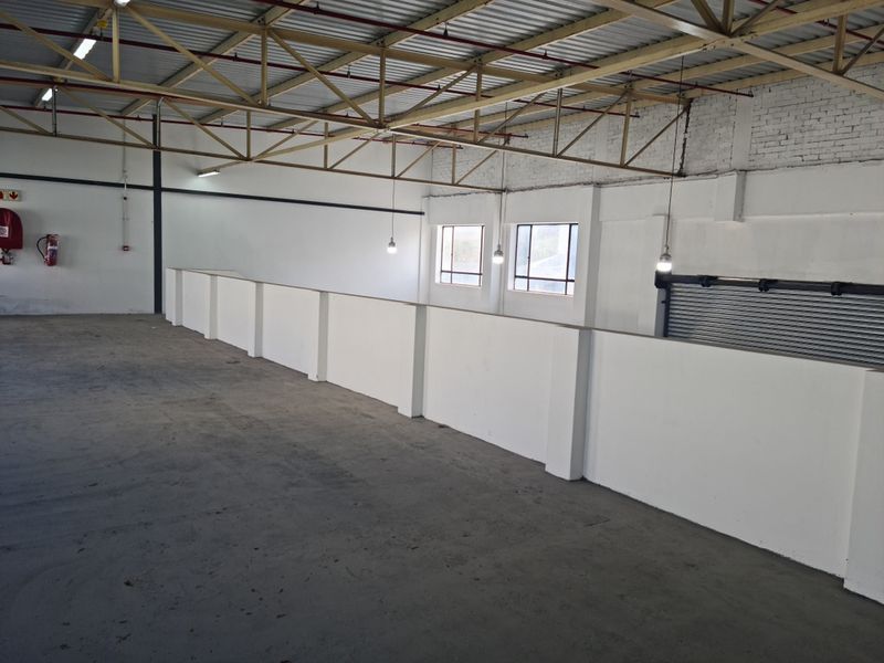 235m2 Industrial Warehouse Unit To Let in Blackheath Industrial - Photo 4