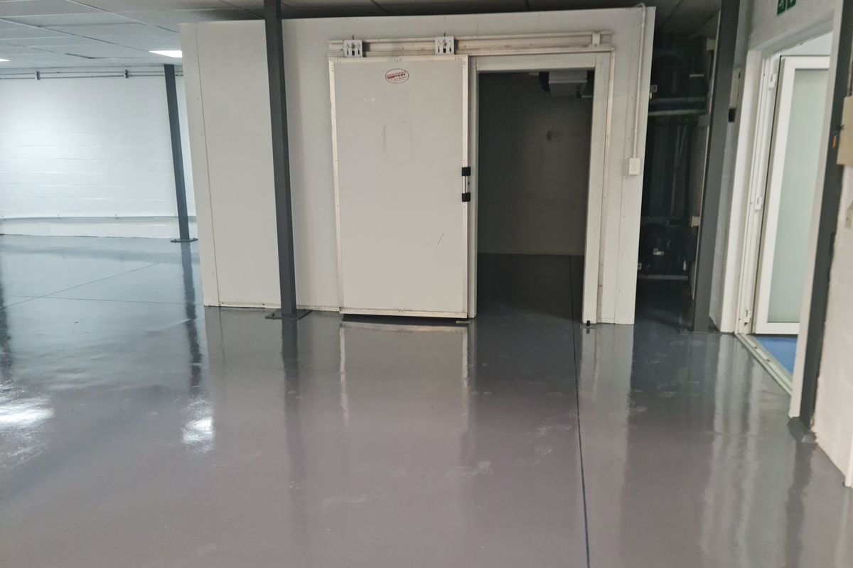 875m2 Warehouse To Let in Firgrove , Somerset West. - Photo 4