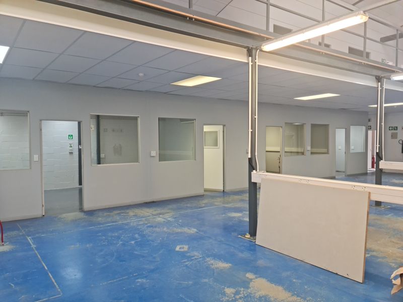 875m2 Warehouse To Let in Firgrove , Somerset West. - Photo 5