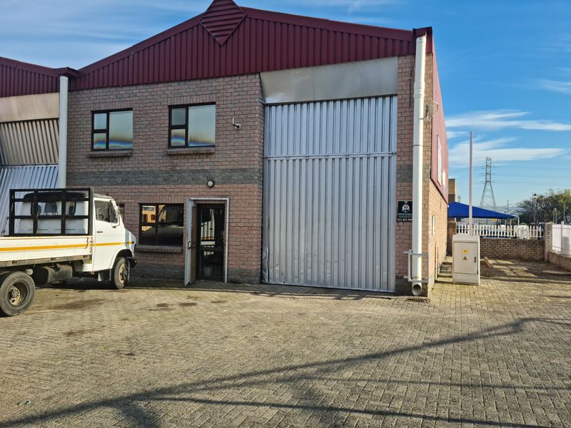 179m2 Warehouse To Let in Gants in the Strand - Photo 4