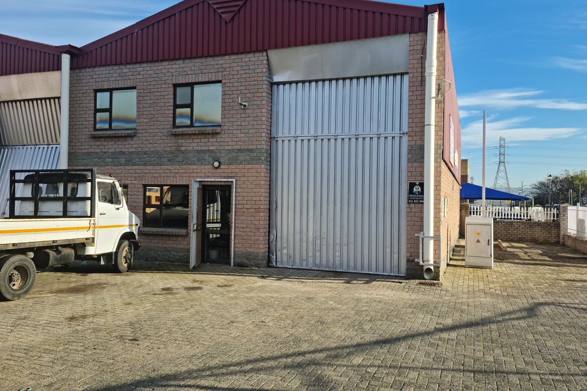 179m2 Warehouse To Let in Gants in the Strand - Photo 4