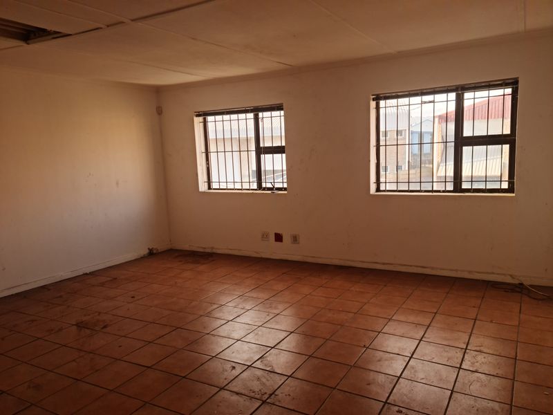 179m2 Warehouse To Let in Gants in the Strand - Photo 7