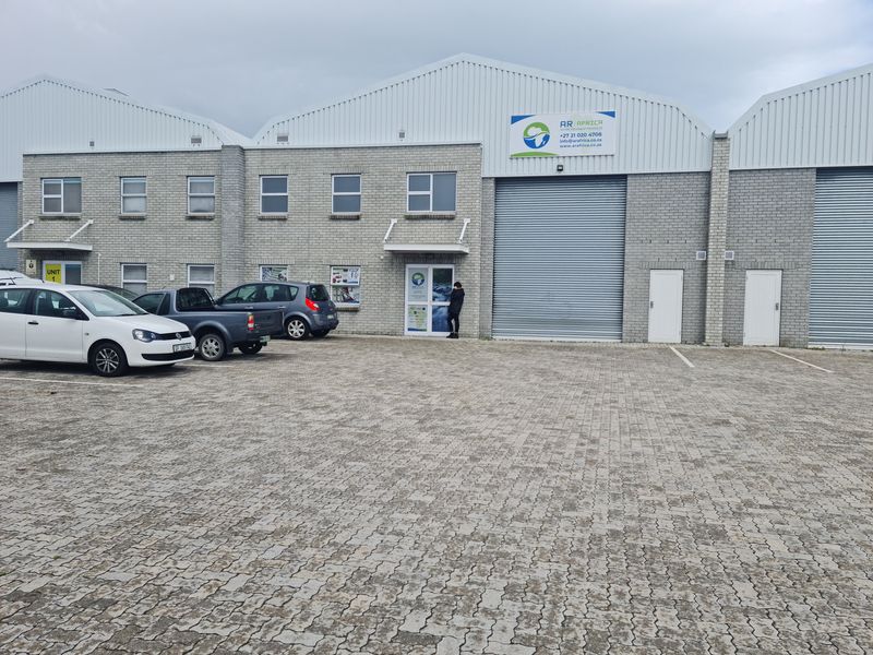 Modern 633m2 Industrial Warehouse To Let in Firgrove , Somerset West. - Photo 4