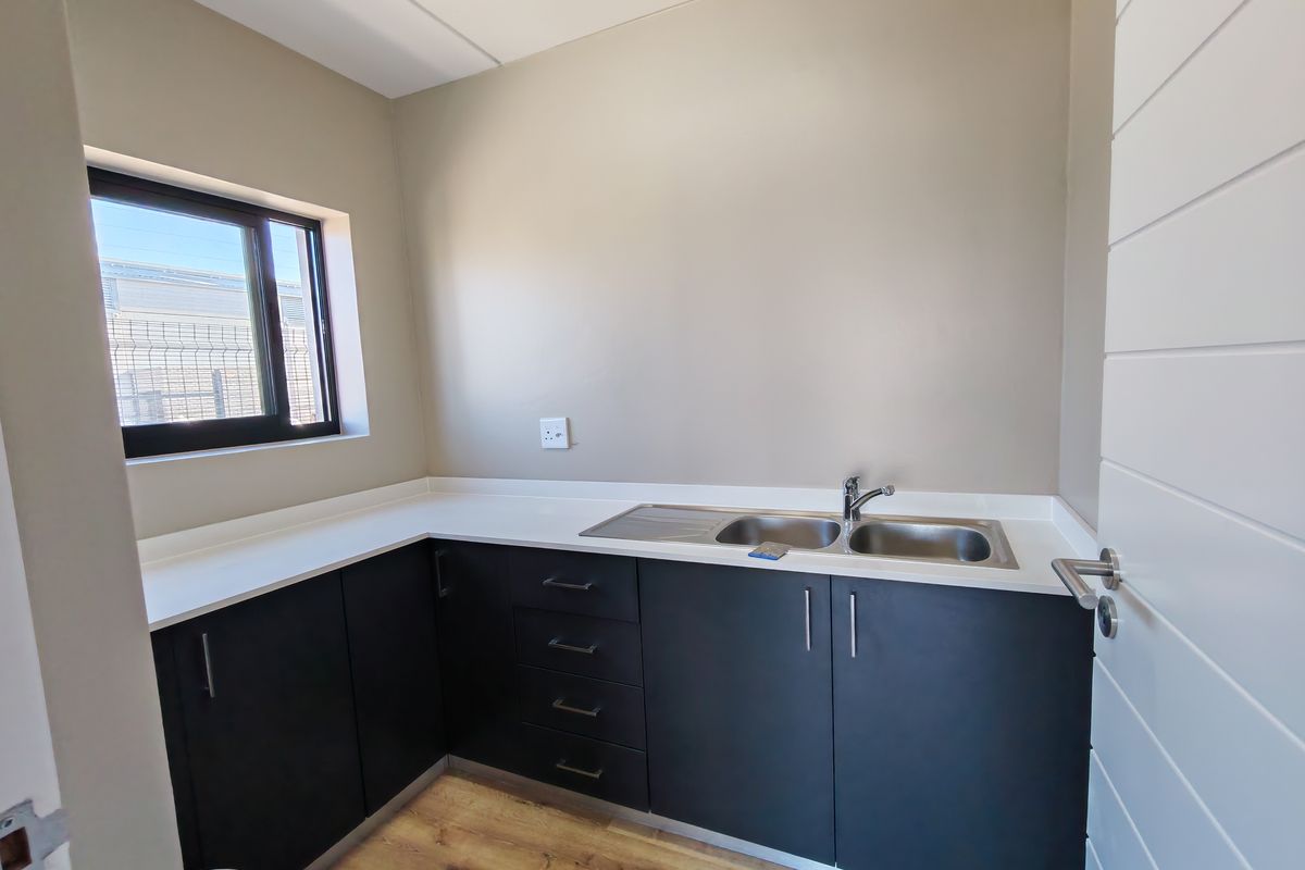 Brand New 770m2 Industrial Warehouse To Let in Firgrove , Somerset West. - Photo 4