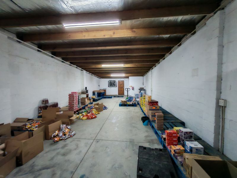 151m2 Industrial Unit To Let in Stikland. - Photo 2