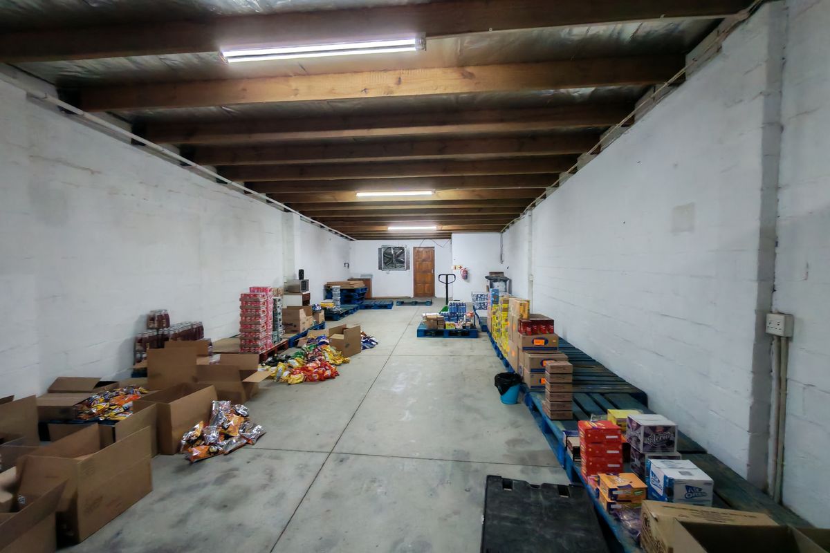 151m2 Industrial Unit To Let in Stikland. - Photo 2