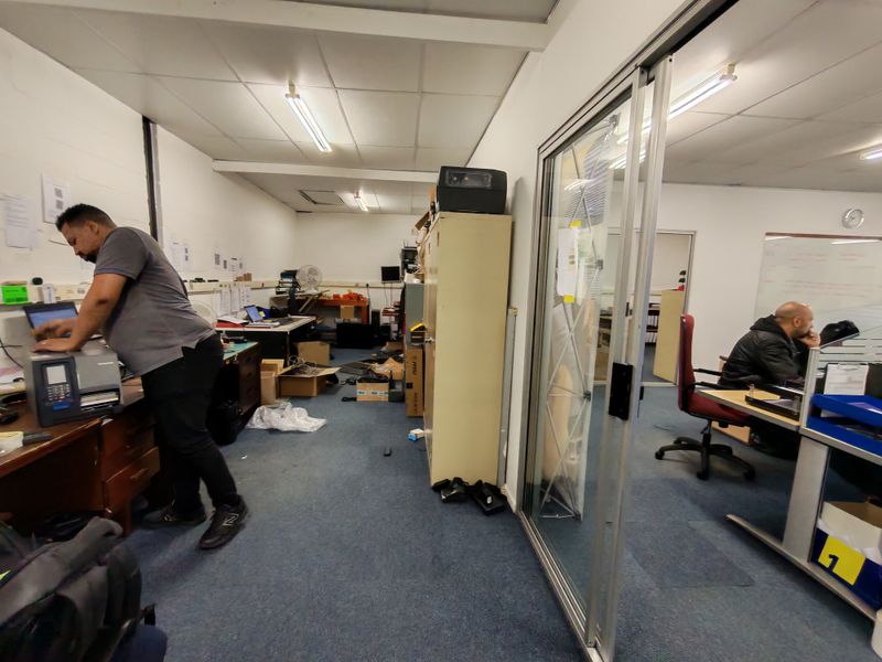 276m2  Warehouse TO LET in the Grove , Interchange ,Somerset West. - Photo 8