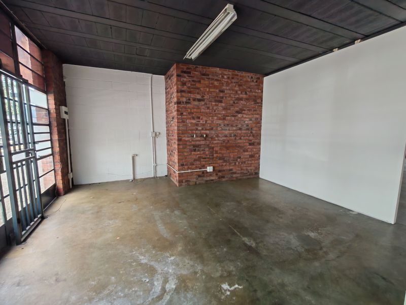 320m2 Warehouse with Office TO LET in Saxenburg Park, Blackheath. - Photo 8