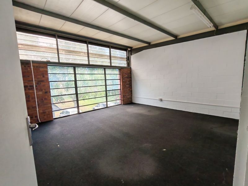 320m2 Warehouse with Office TO LET in Saxenburg Park, Blackheath. - Photo 9