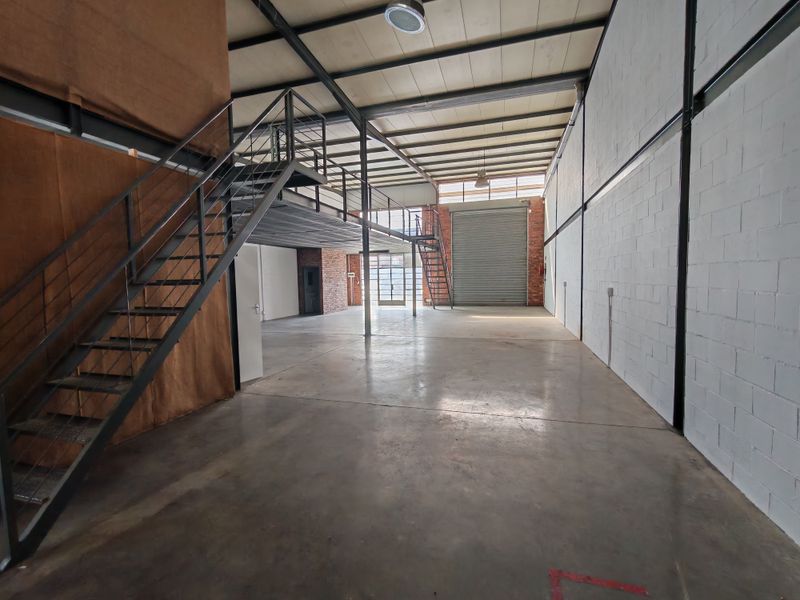 320m2 Warehouse with Office TO LET in Saxenburg Park, Blackheath. - Photo 7