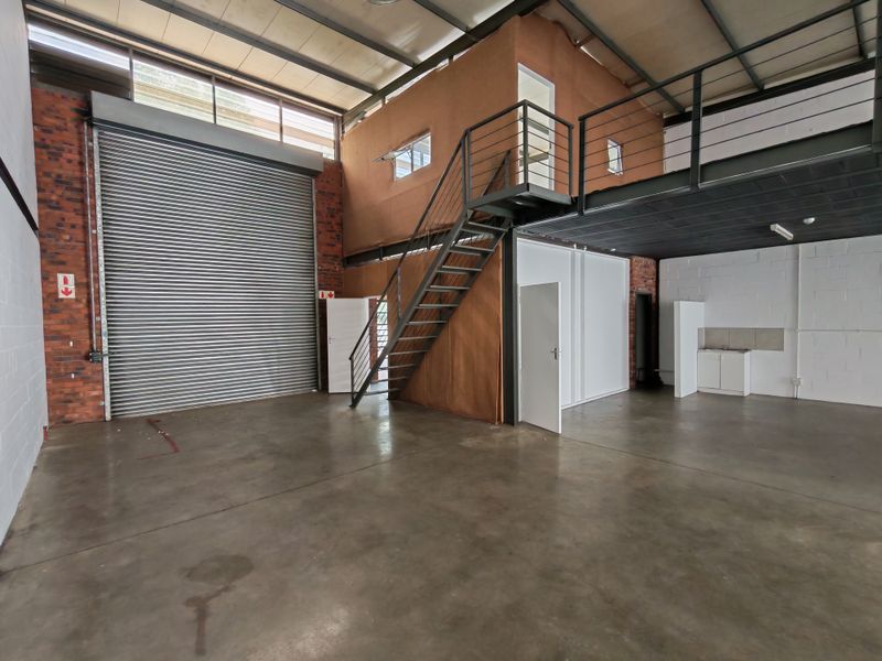 320m2 Warehouse with Office TO LET in Saxenburg Park, Blackheath. - Photo 4