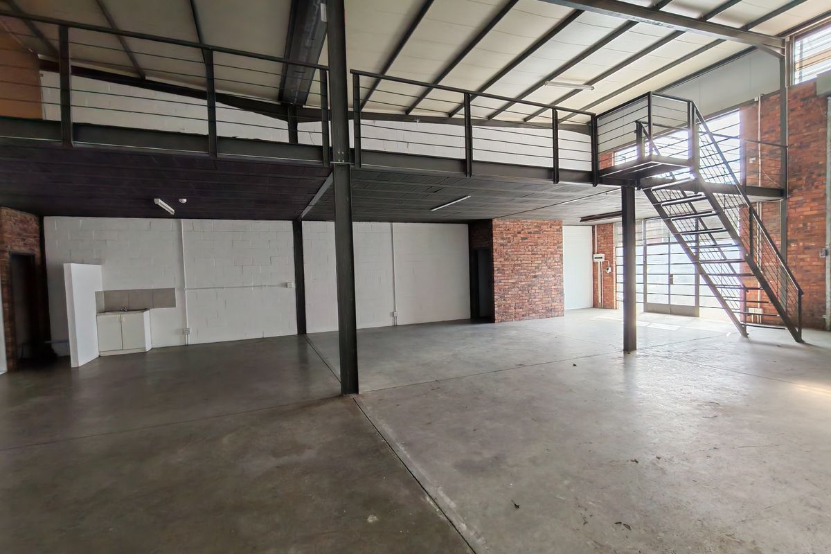 320m2 Warehouse with Office TO LET in Saxenburg Park, Blackheath. - Photo 5