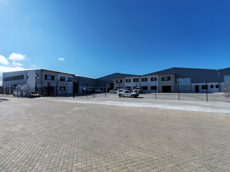 Brand New 851m2 Industrial Warehouse To Let in Firgrove , Somerset West - Photo 3