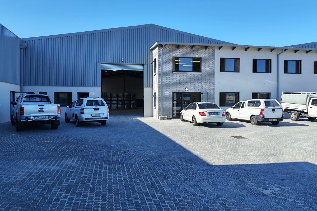 Brand New 851m2 Industrial Warehouse To Let in Firgrove , Somerset West - Photo 2