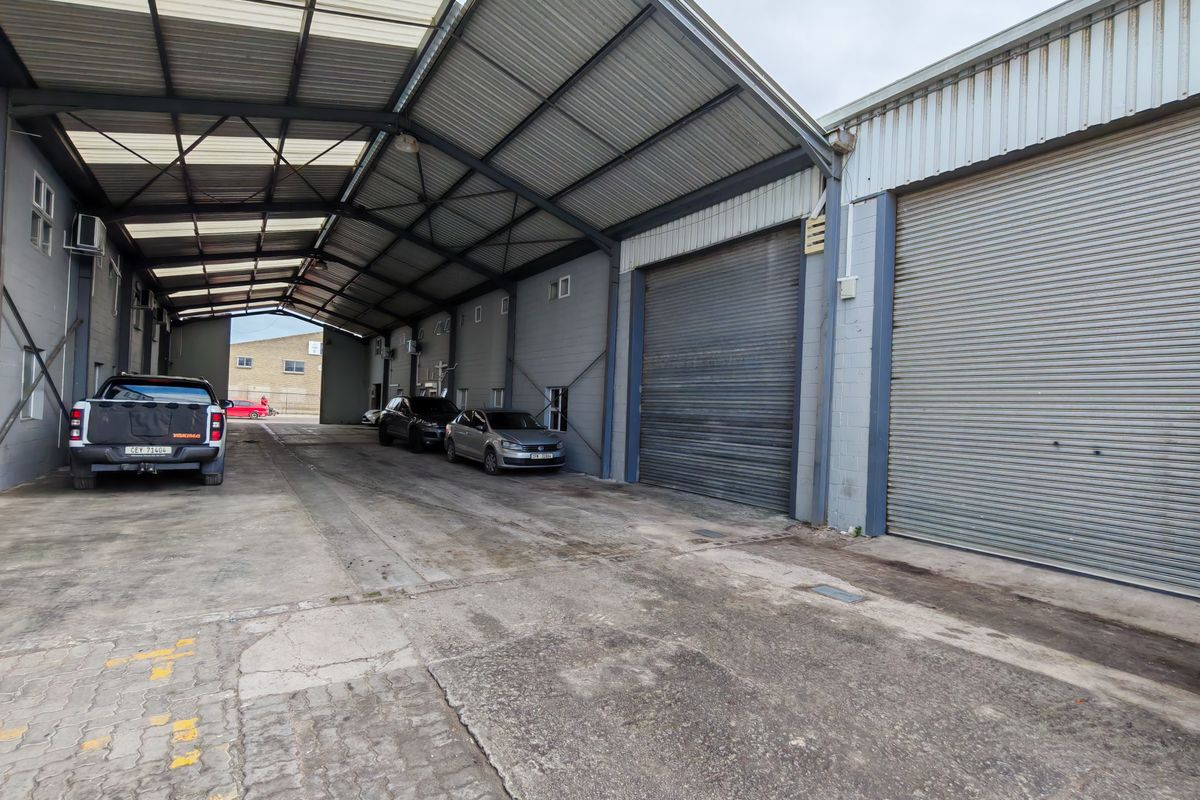 400m2 Industrial Warehouse To Let in the Strand. - Photo 5