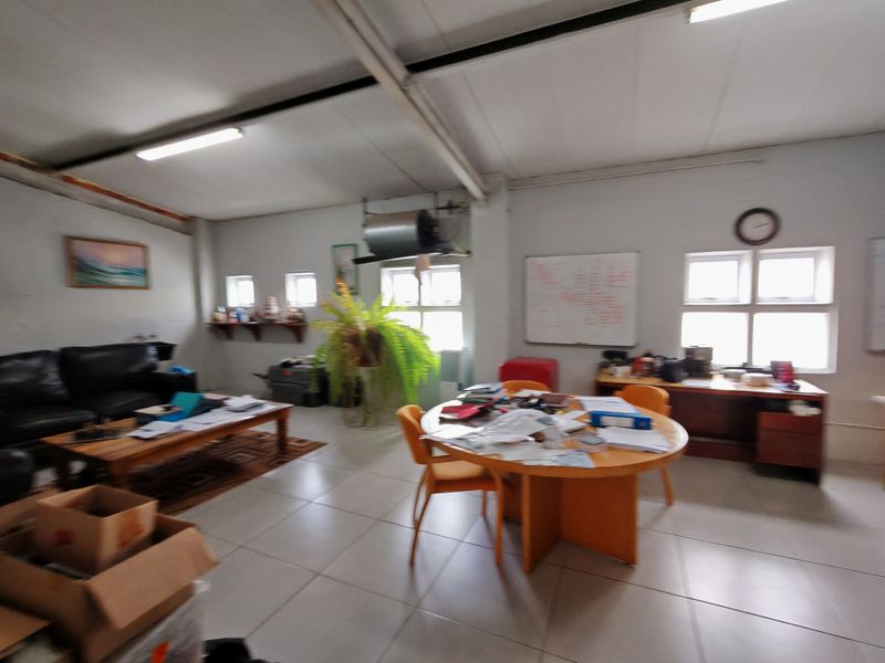 400m2 Industrial Warehouse To Let in the Strand. - Photo 6