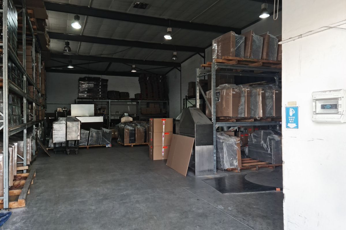 394m2 Warehouse with shared enclosed Yard/parking Area TO LET in Saxenburg Park, Blackheath. - Photo 5