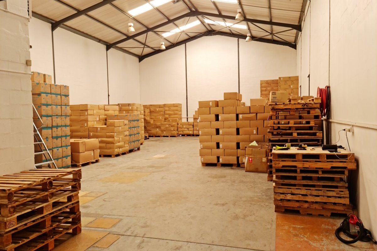 370m2 Warehouse with small enclosed Yard TO LET | FOR RENT in Saxenburg Park - Photo 2