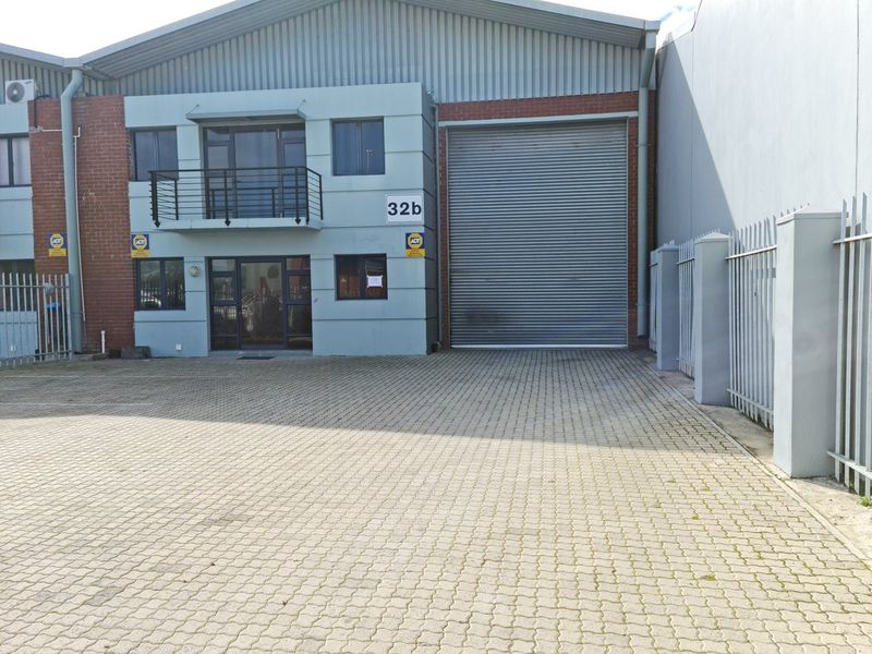 370m2 Warehouse with small enclosed Yard TO LET | FOR RENT in Saxenburg Park - Photo 5