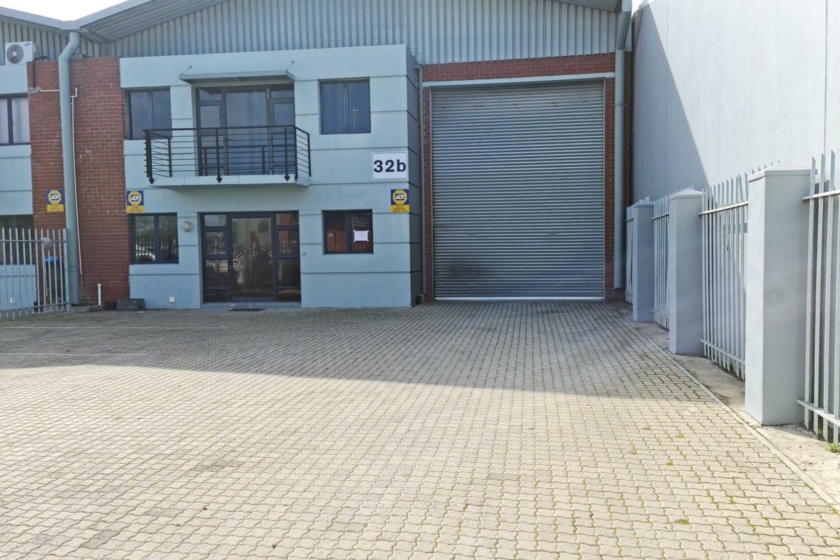 370m2 Warehouse with small enclosed Yard TO LET | FOR RENT in Saxenburg Park - Photo 5