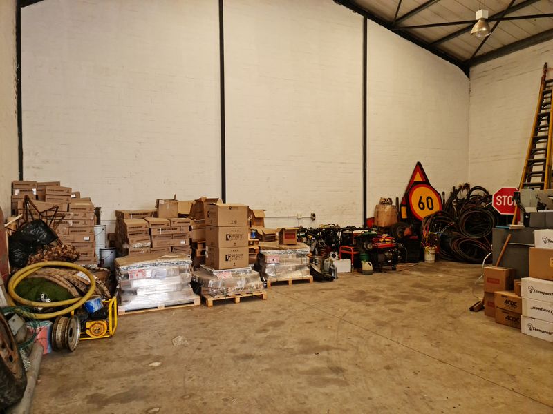312m2 Warehouse with Yard Space TO LET in Saxenburg Park, Blackheath - Photo 9