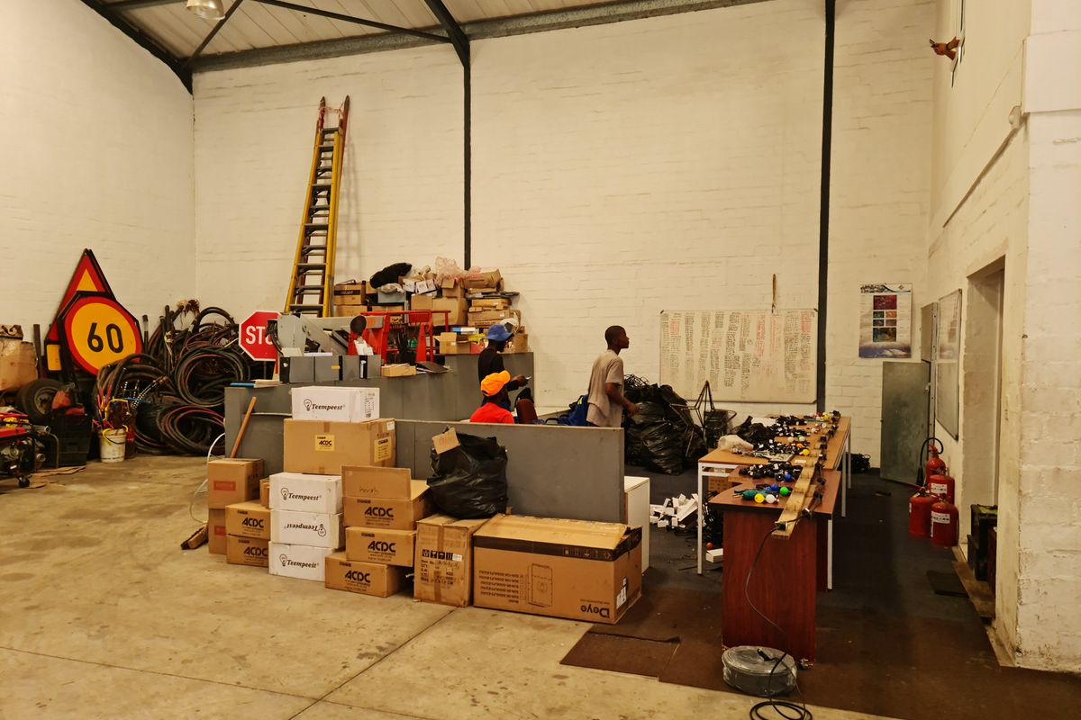 312m2 Warehouse with Yard Space TO LET in Saxenburg Park, Blackheath - Photo 5