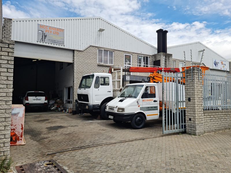 312m2 Warehouse with Yard Space TO LET in Saxenburg Park, Blackheath - Photo 8