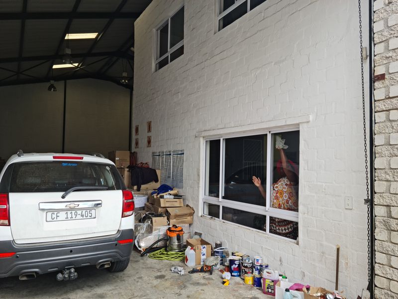 312m2 Warehouse with Yard Space TO LET in Saxenburg Park, Blackheath - Photo 7