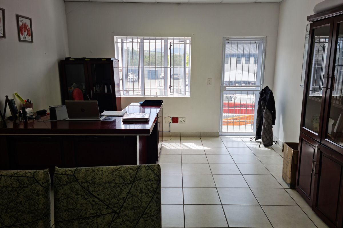 312m2 Warehouse with Yard Space TO LET in Saxenburg Park, Blackheath - Photo 3