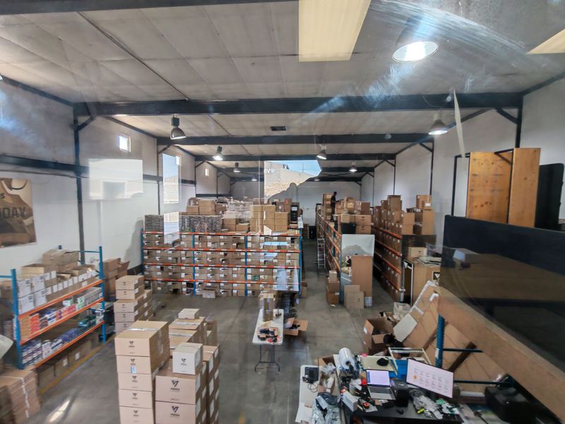 788m2 Warehouse with shared enclosed Yard/parking Area TO LET in Saxenburg Park - Photo 6