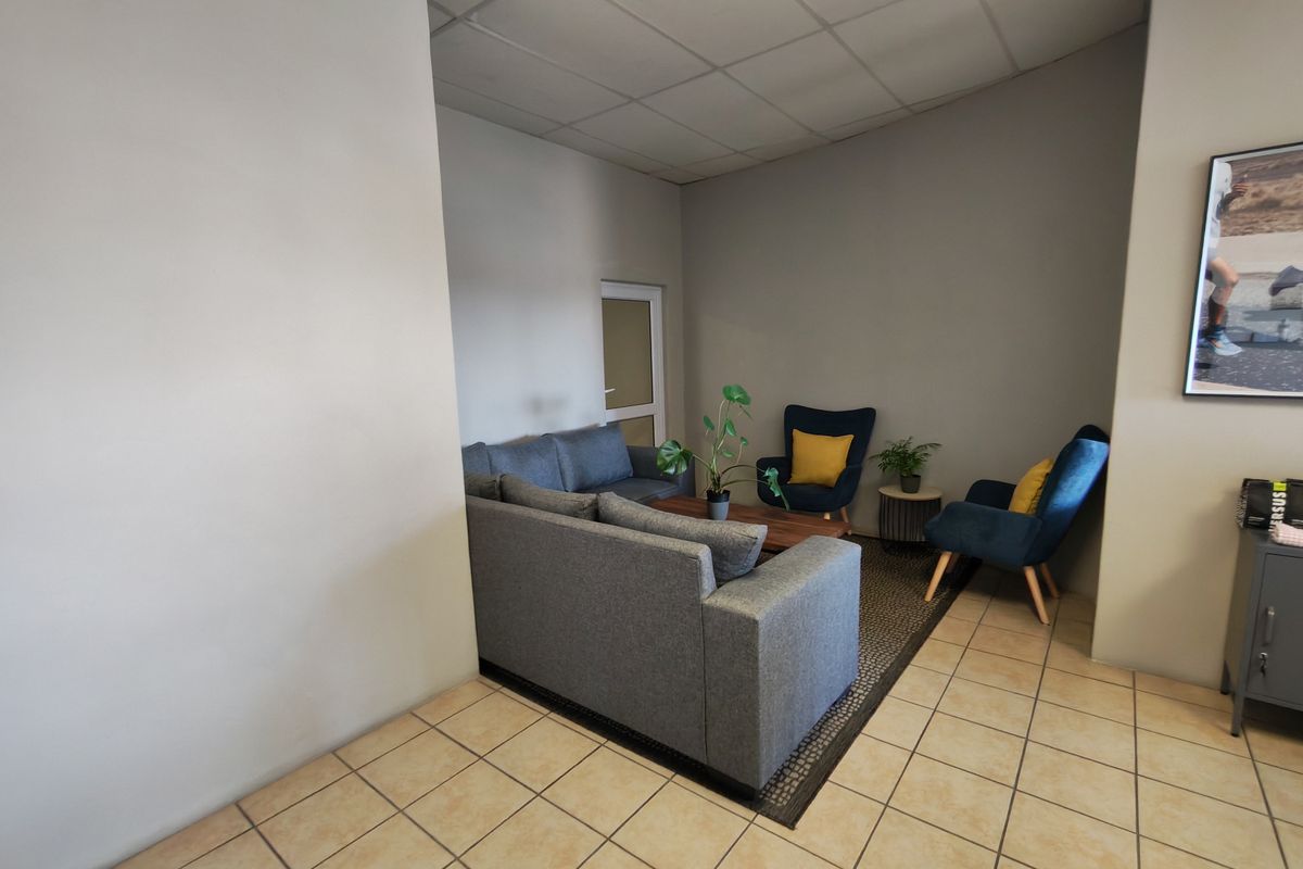 788m2 Warehouse with shared enclosed Yard/parking Area TO LET in Saxenburg Park - Photo 4
