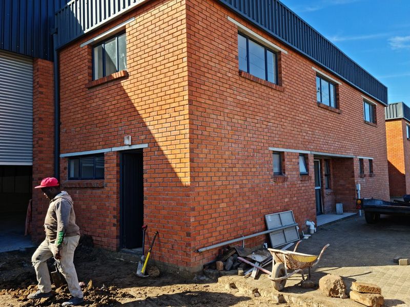 1200m2 Industrial  Warehouse TO LET | TO RENT  in Blackheath. - Photo 9