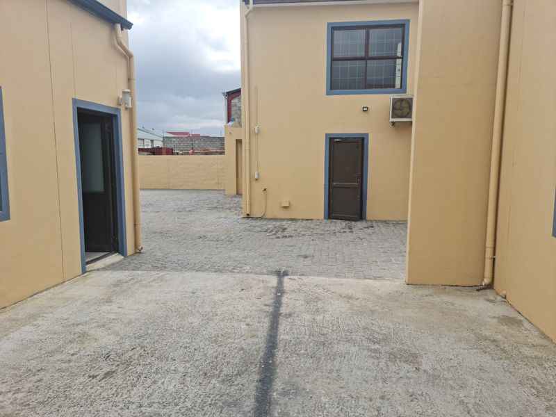 553m2 Industrial Property with Office Component To Let in the Strand. - Photo 8