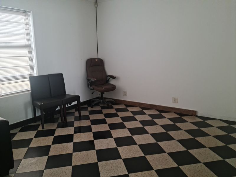 553m2 Industrial Property with Office Component To Let in the Strand. - Photo 4