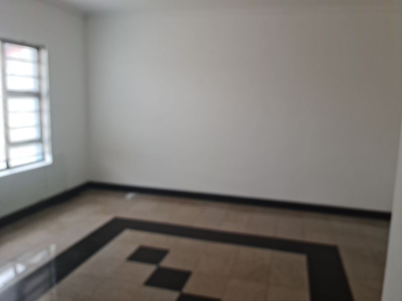 553m2 Industrial Property with Office Component To Let in the Strand. - Photo 3