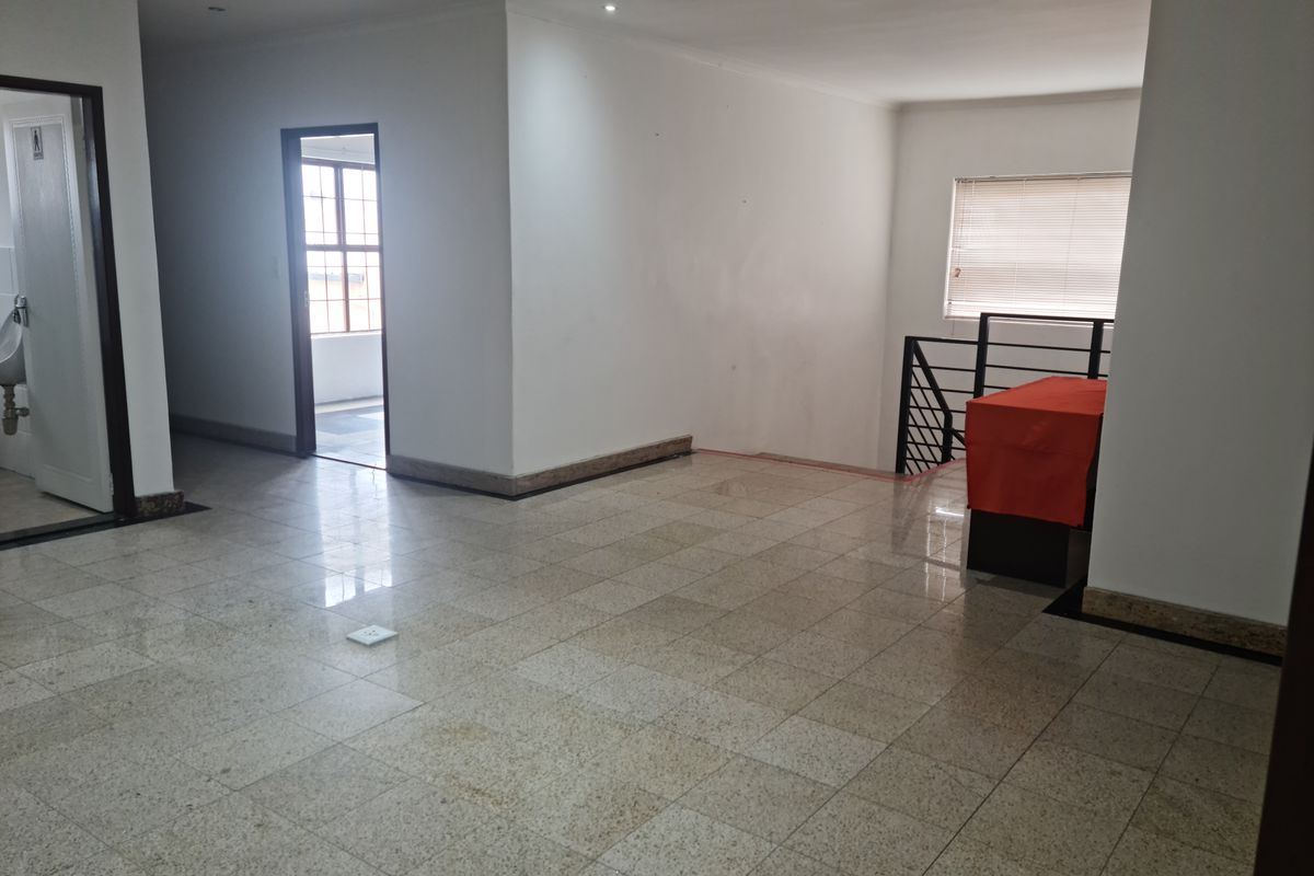 553m2 Industrial Property with Office Component To Let in the Strand. - Photo 5