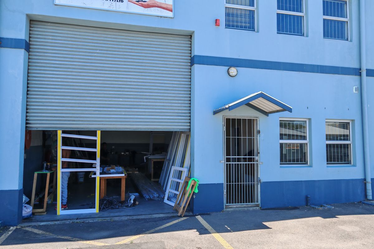 163m2 Industrial Unit - Warehouse + Offices TO LET in Saxenburg Park, Blackheath. - Photo 3