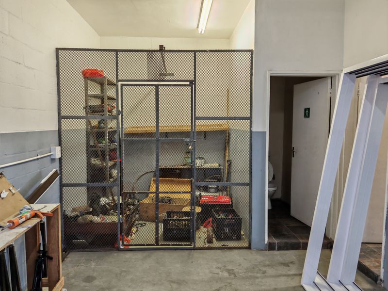 163m2 Industrial Unit - Warehouse + Offices TO LET in Saxenburg Park, Blackheath. - Photo 9