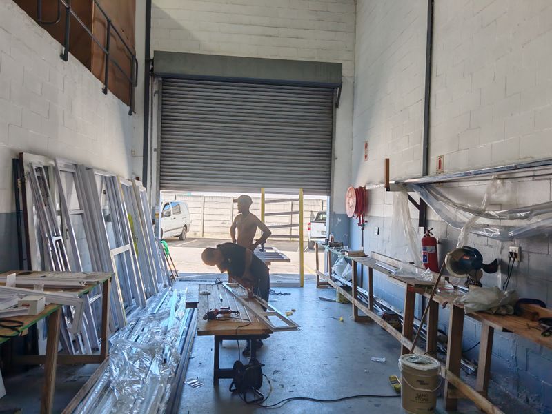 163m2 Industrial Unit - Warehouse + Offices TO LET in Saxenburg Park, Blackheath. - Photo 8