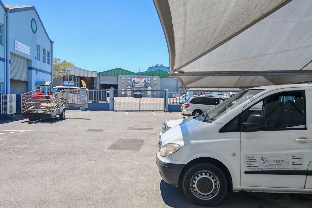 163m2 Industrial Unit - Warehouse + Offices TO LET in Saxenburg Park, Blackheath. - Photo 4