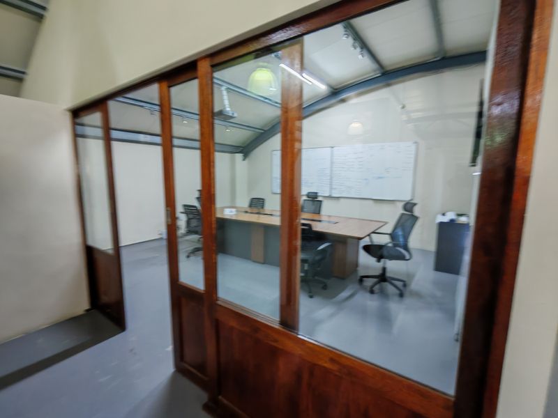 364m2 Commercial Industrial Warehouse To Let in Saxenburg Park. - Photo 7