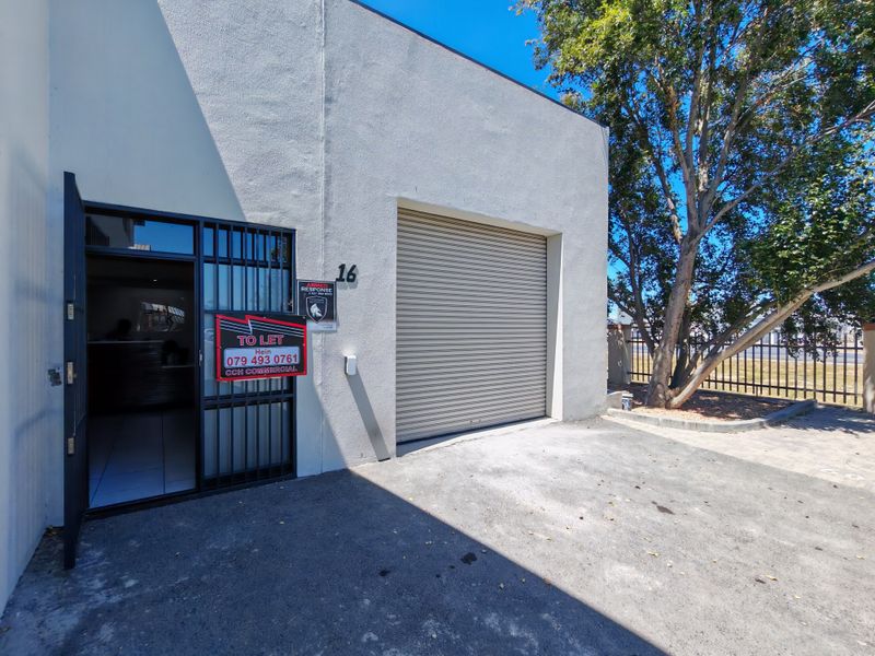 364m2 Commercial Industrial Warehouse To Let in Saxenburg Park. - Photo 2