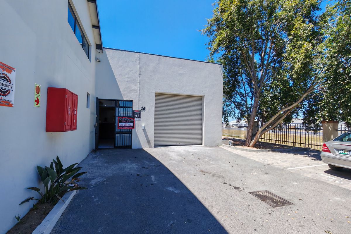 364m2 Commercial Industrial Warehouse To Let in Saxenburg Park. - Photo 3