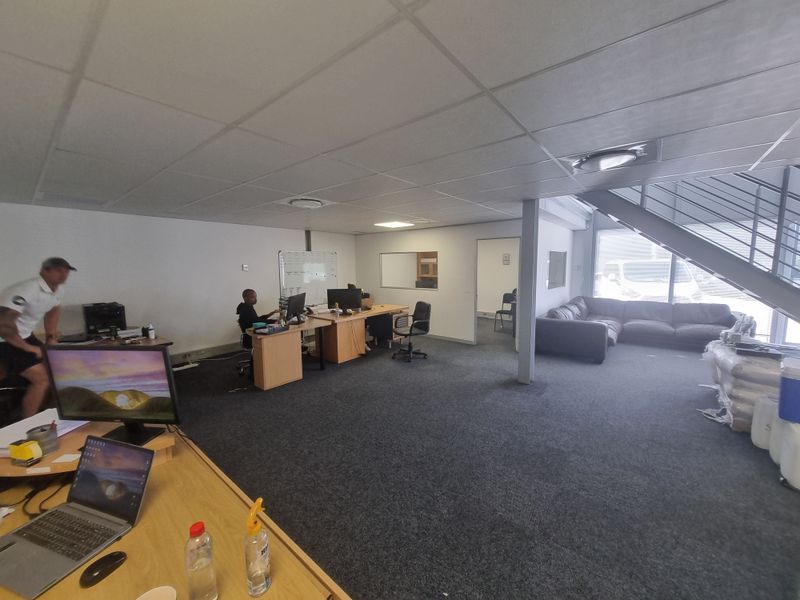 175m2 Industrial Offices To Let in Brackengate Business Park @ R21 875.00 excluding VAT - Photo 6