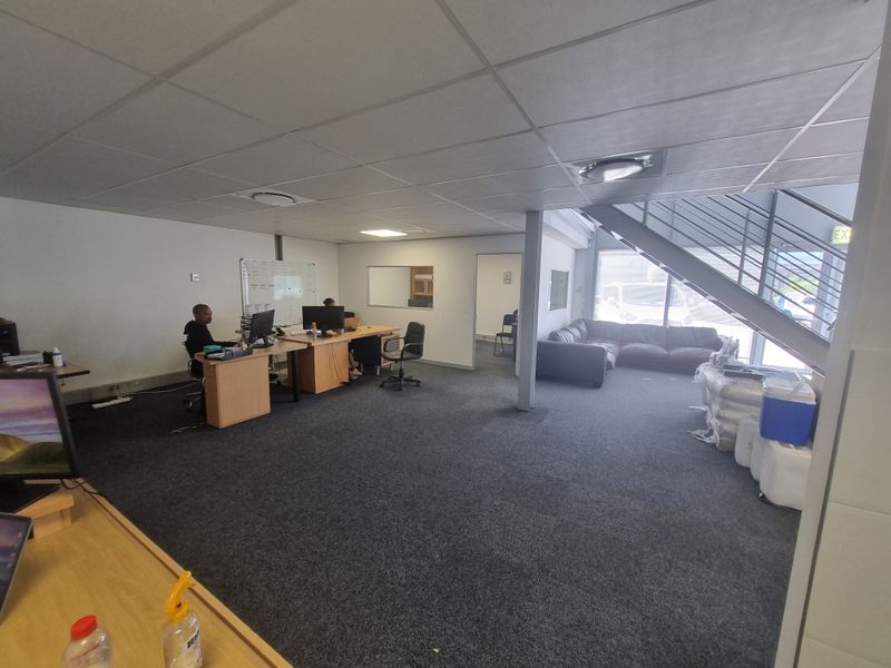 175m2 Industrial Offices To Let in Brackengate Business Park @ R21 875.00 excluding VAT - Photo 7