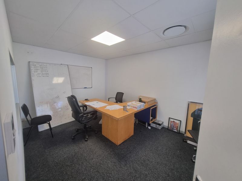 175m2 Industrial Offices To Let in Brackengate Business Park @ R21 875.00 excluding VAT - Photo 8