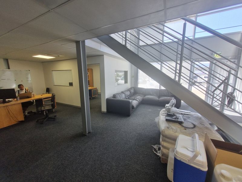 175m2 Industrial Offices To Let in Brackengate Business Park @ R21 875.00 excluding VAT - Photo 2